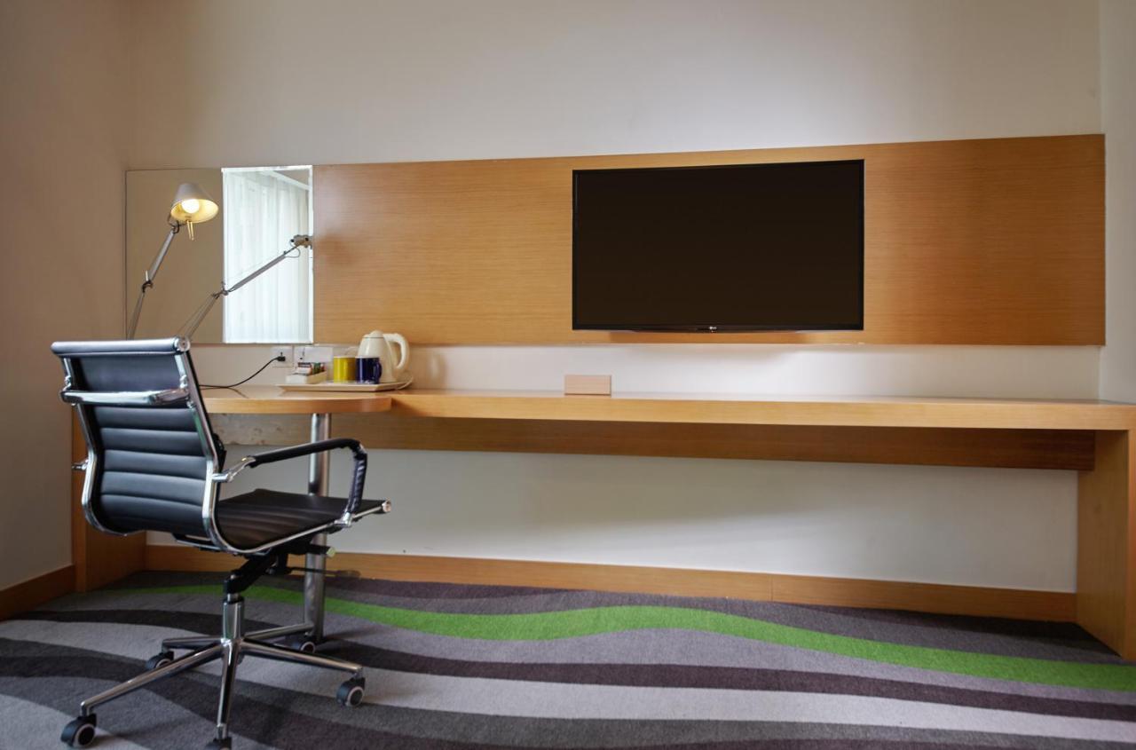 Holiday Inn Express Tangshan Downtown By Ihg ภายนอก รูปภาพ