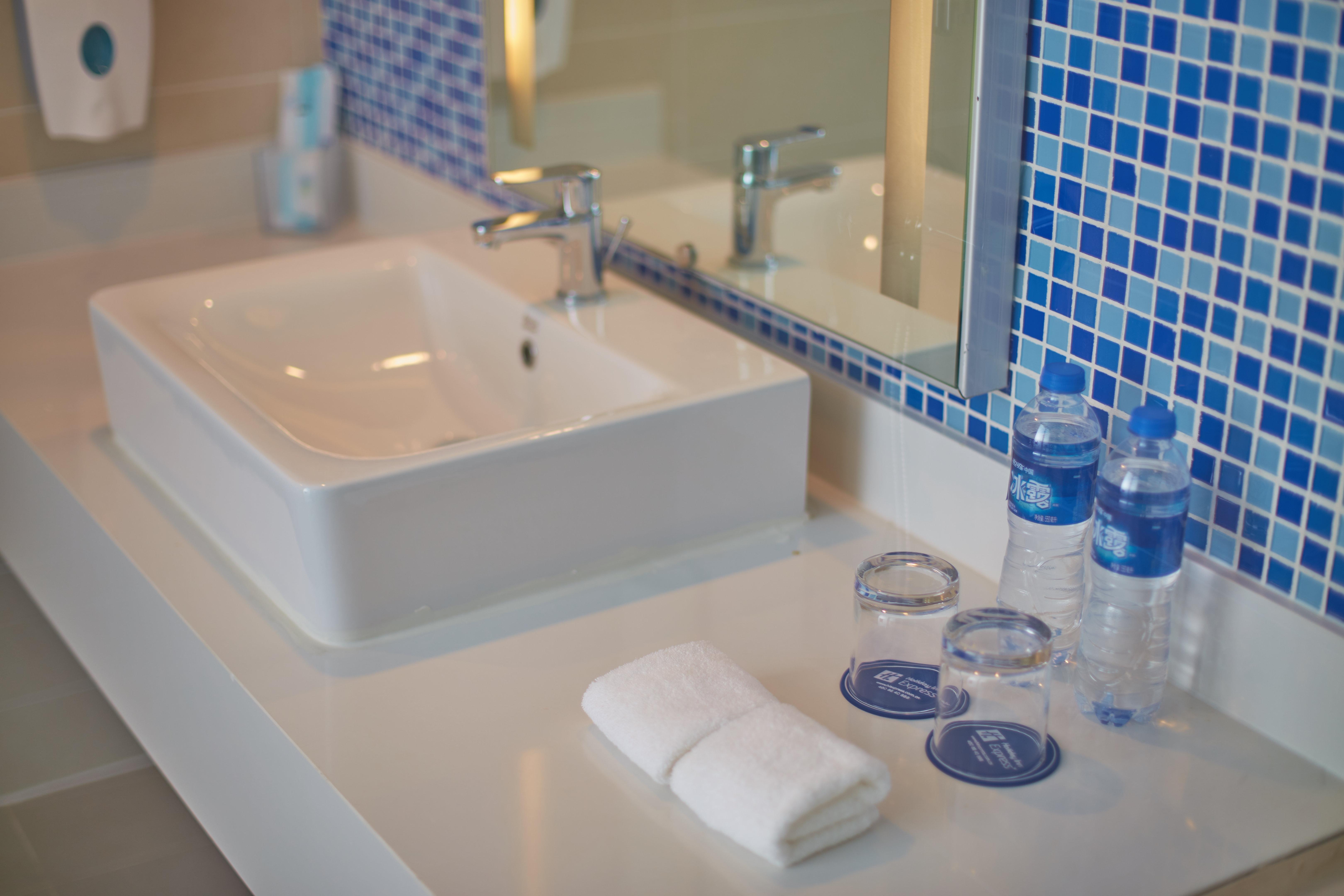 Holiday Inn Express Tangshan Downtown By Ihg ภายนอก รูปภาพ